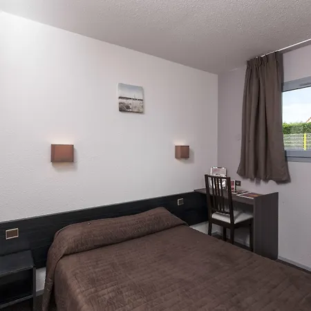 & Car Ferry Otel 2*