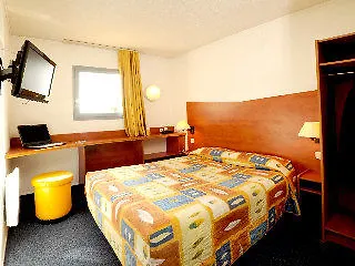 & Car Ferry Otel Calais