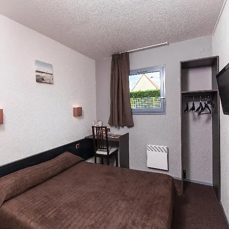 & Car Ferry Hotel Calais