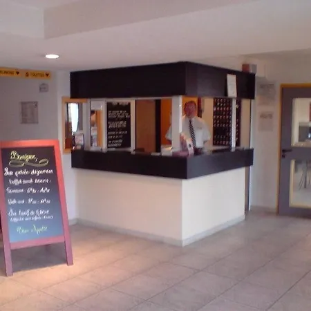 & Car Ferry Hotel 2*