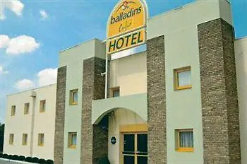 & Car Ferry Hotel Calais